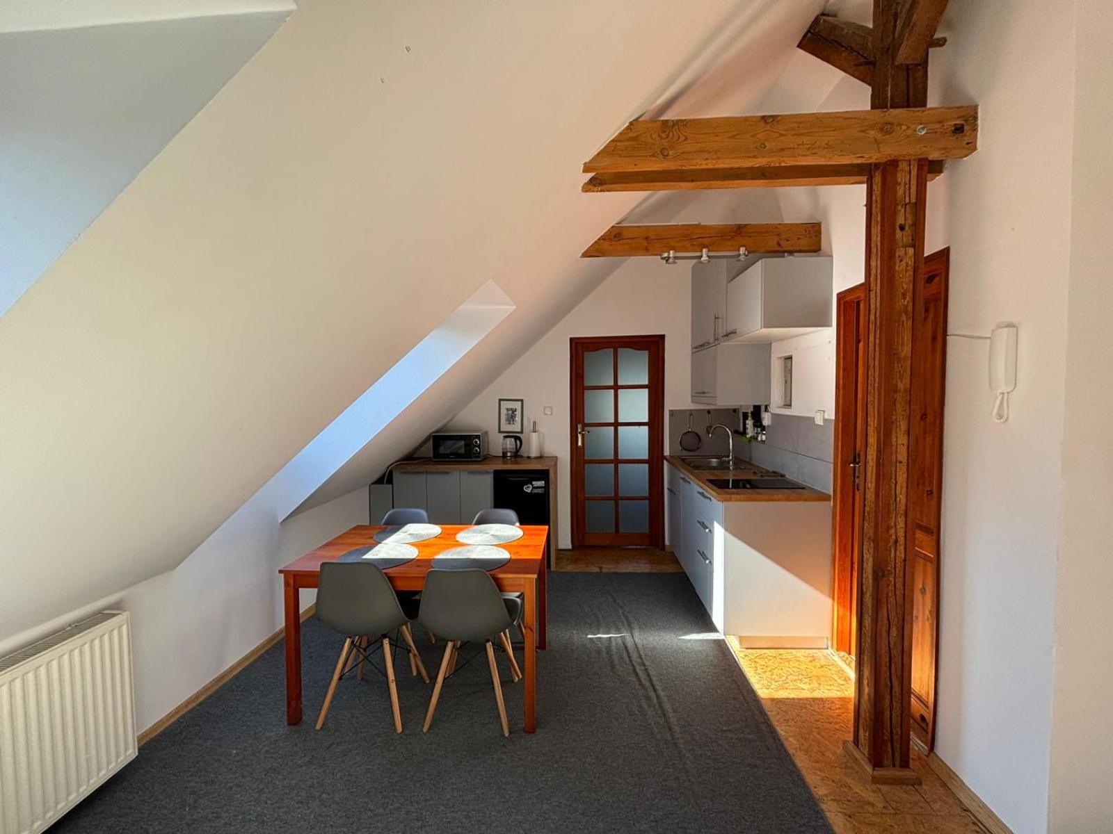 Na Poddaszu Apartment *
